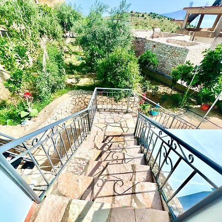 Coral Guesthouse Саранде Екстериор снимка