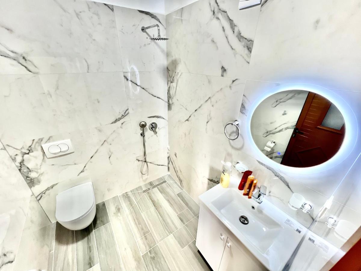 Coral Guesthouse Саранде Екстериор снимка