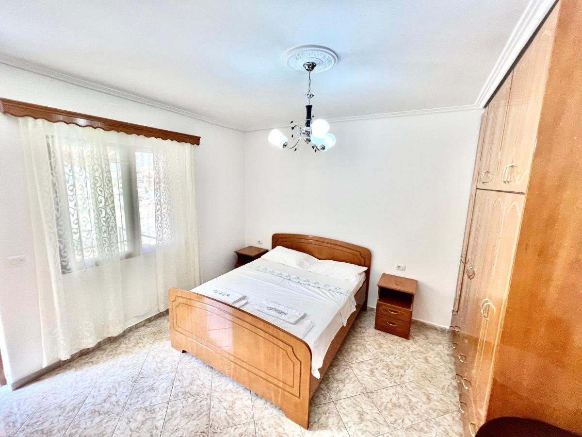Coral Guesthouse Саранде Екстериор снимка