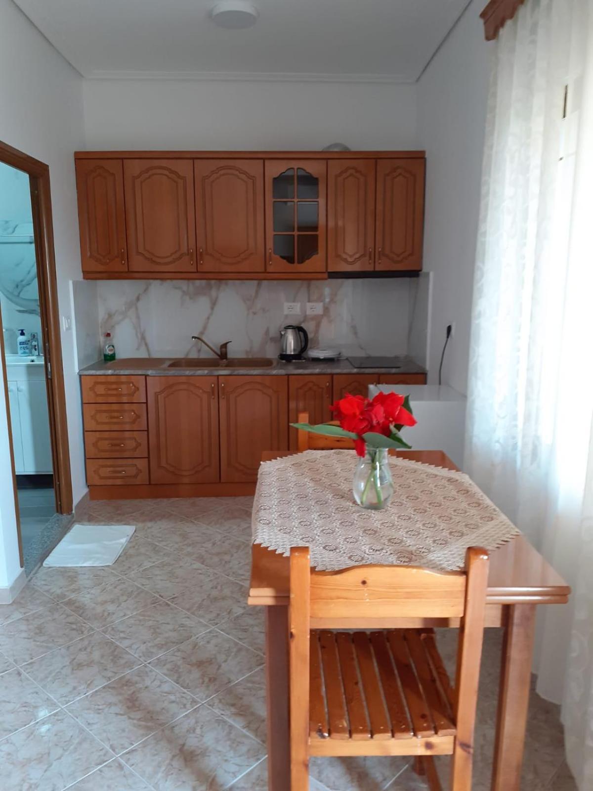 Coral Guesthouse Саранде Екстериор снимка
