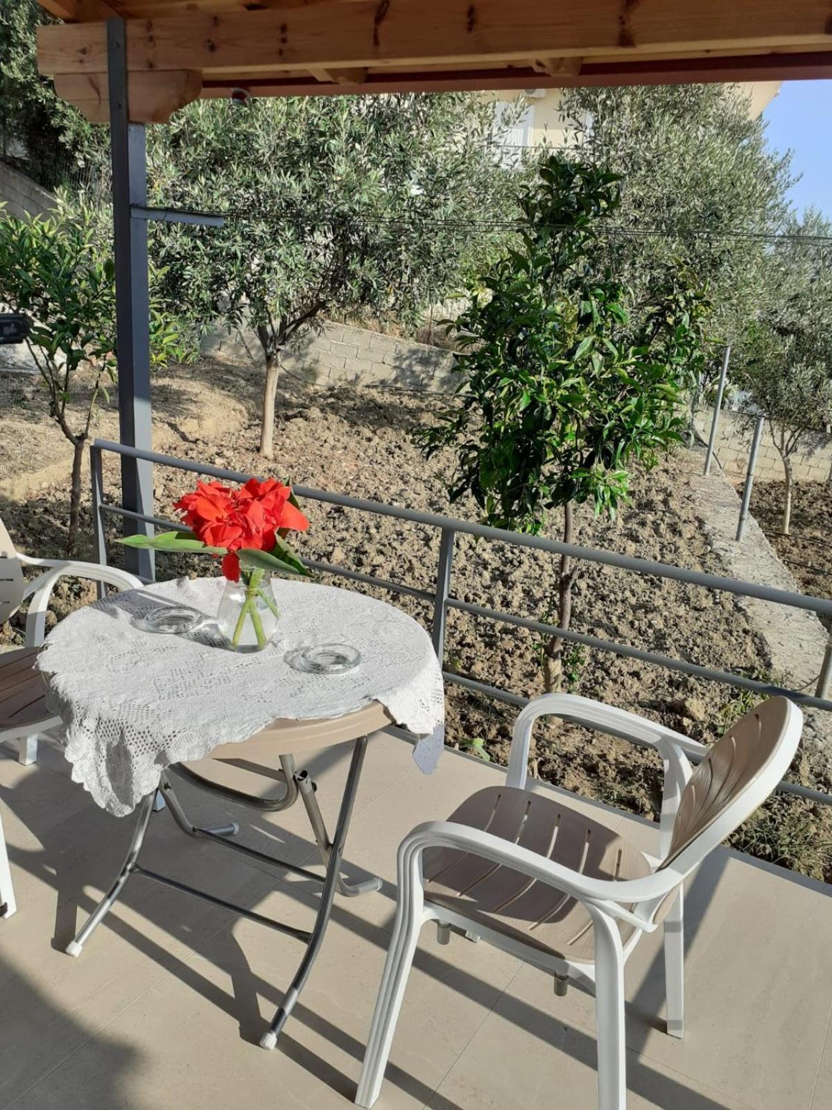 Coral Guesthouse Саранде Екстериор снимка