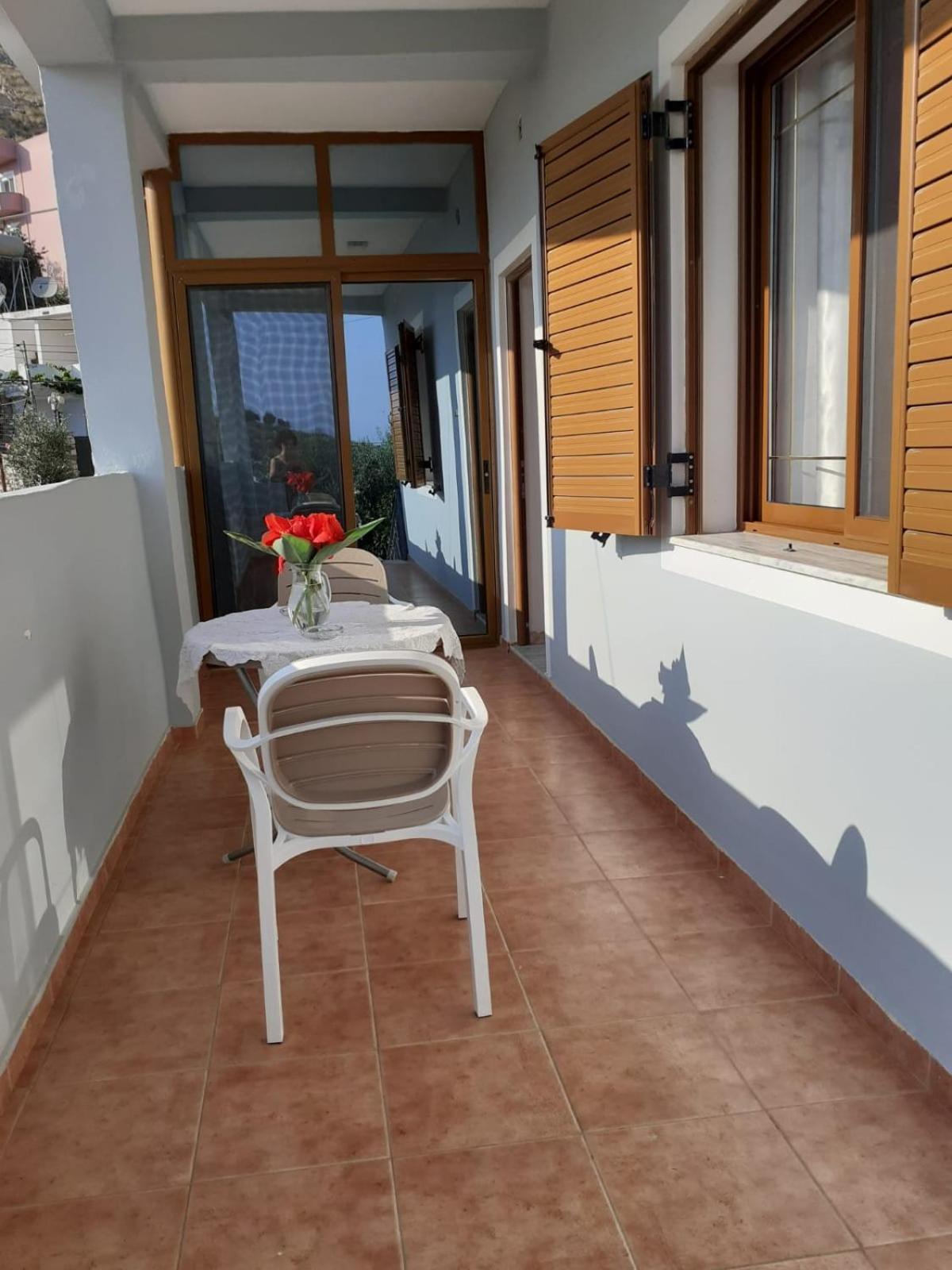 Coral Guesthouse Саранде Екстериор снимка